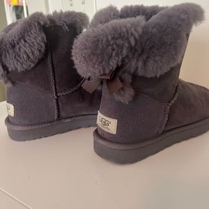 Ugg Bailey Bow boots short